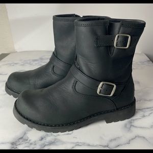 UGG kid's Kinzey weather leather